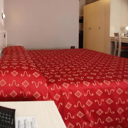 Campanello 3* קסטלנואובו דל גארדה